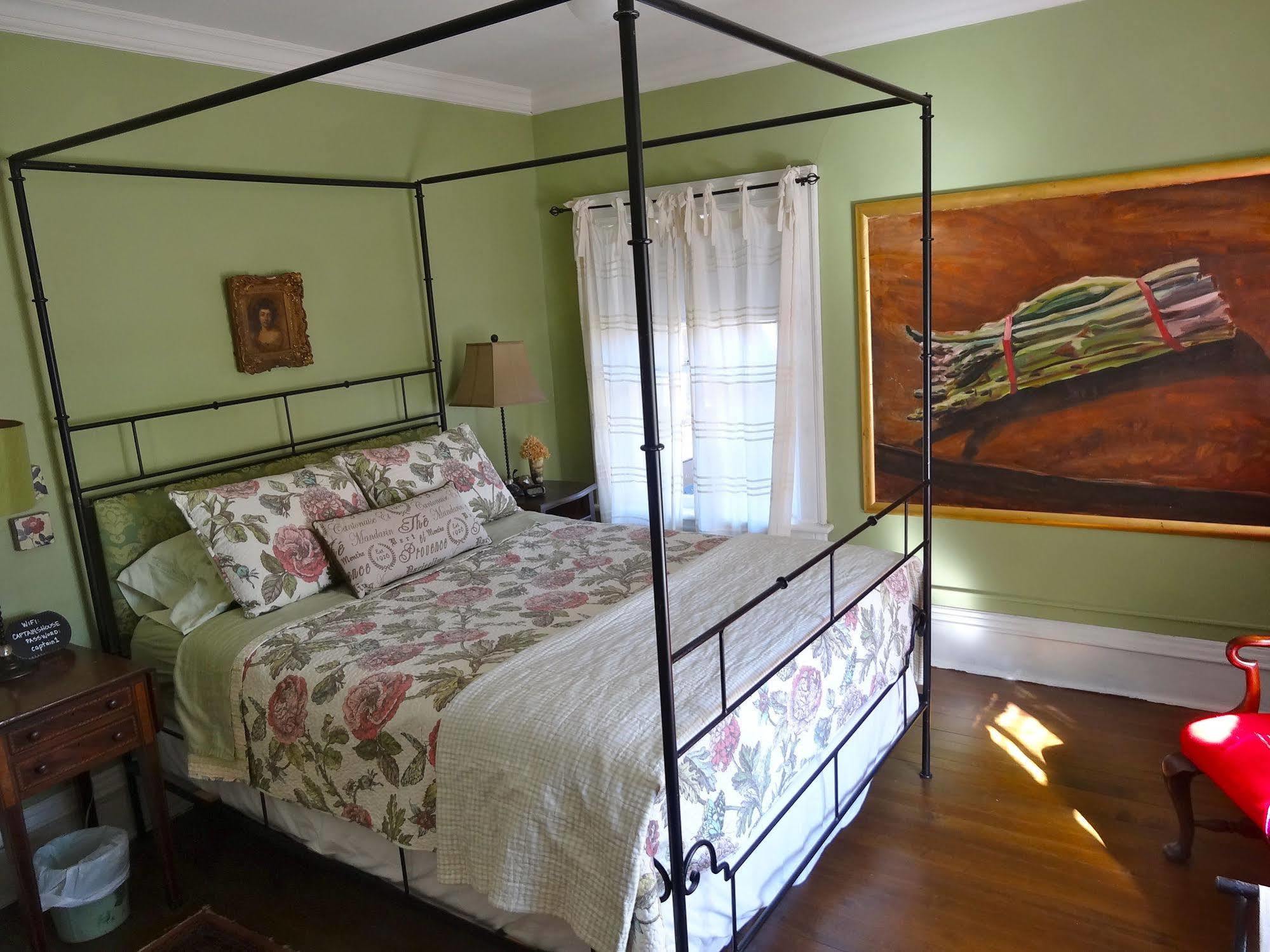 The Captain'S House Heritage Bed & Breakfast Midland Buitenkant foto