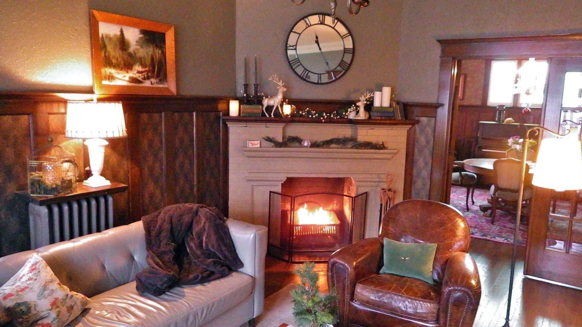 The Captain'S House Heritage Bed & Breakfast Midland Buitenkant foto
